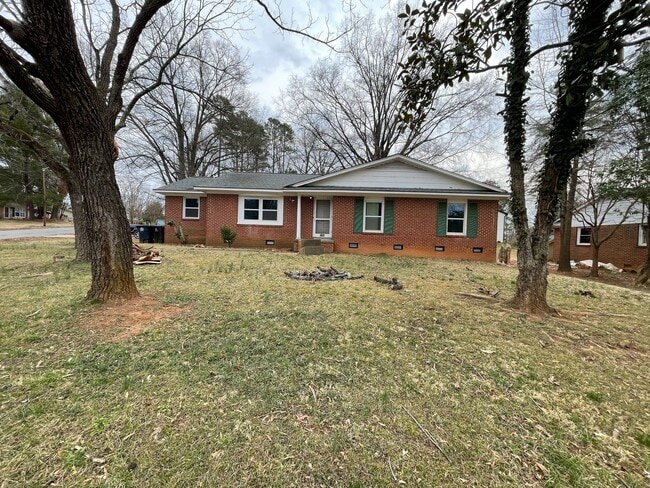 Building Photo - 109 Foxcroft Dr