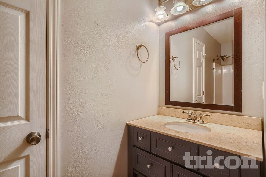 Building Photo - 7255 Lanier Cove Ct