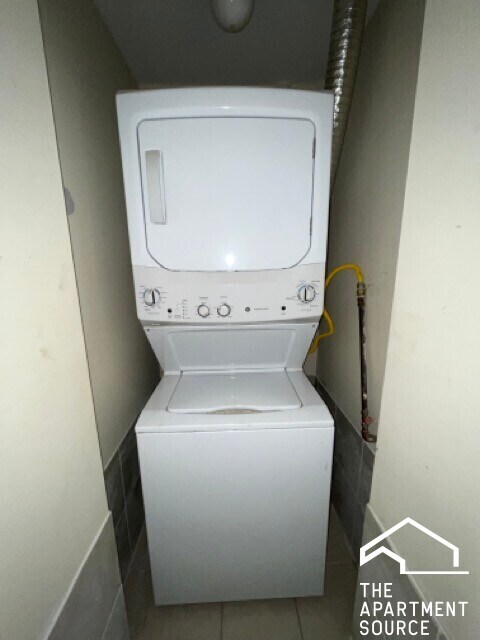 Building Photo - 2300 S Ridgeway Ave