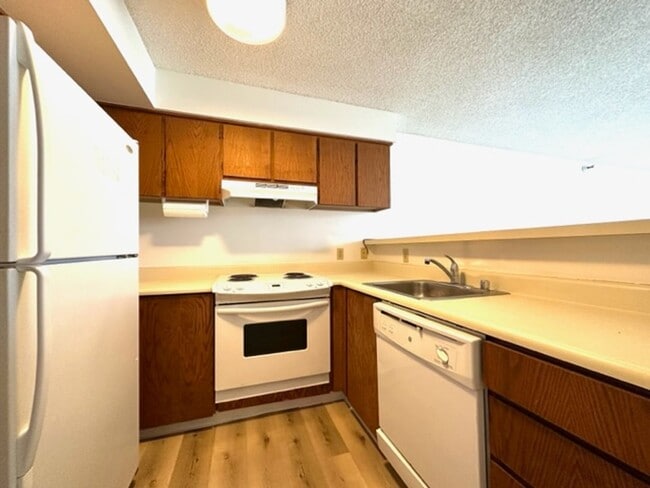 Building Photo - 1 Bedroom, 1 Bathroom, 1 Open Parking (Hal...