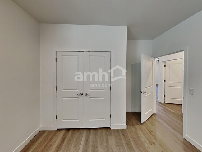 Building Photo - 6476 E Paseo Baranda