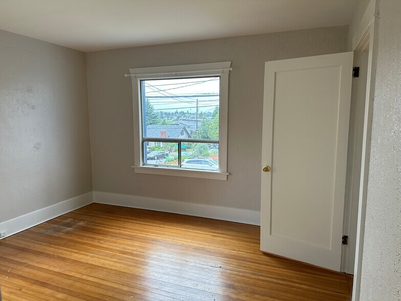 Bedroom 1 main floor - 4038 Greenwood Avenue North