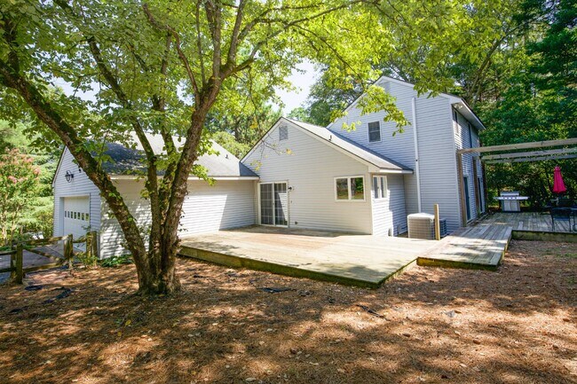 Building Photo - "3-Bedroom Home on Fox Hunt Lane in Southern Pines – Cozy Living Awaits!"