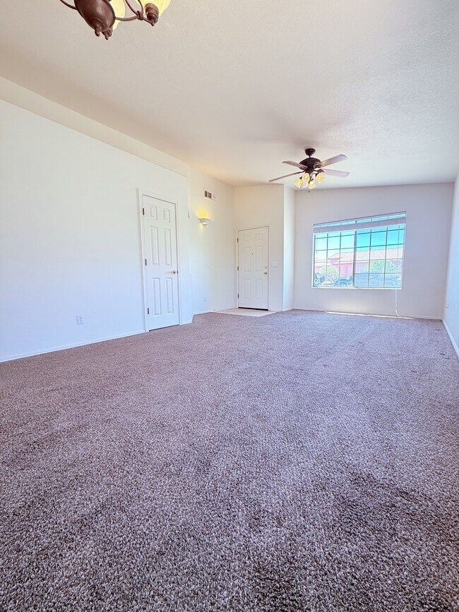 Building Photo - 8010 N Siskiyou Dr