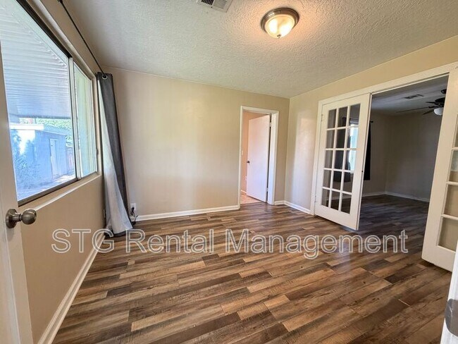 Building Photo - 337 W 200 N