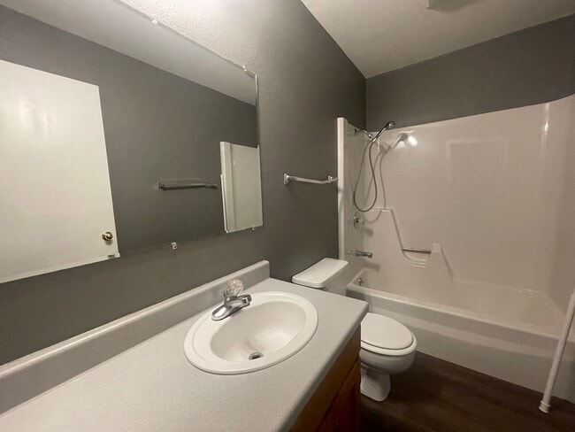 Building Photo - OK 1109-20