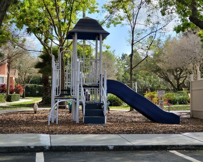 Building Photo - Stunning 2/2 Condo For Rent in Mirabella - Superb Location!