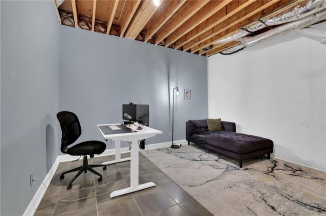 Building Photo - 7155 Roswell Rd