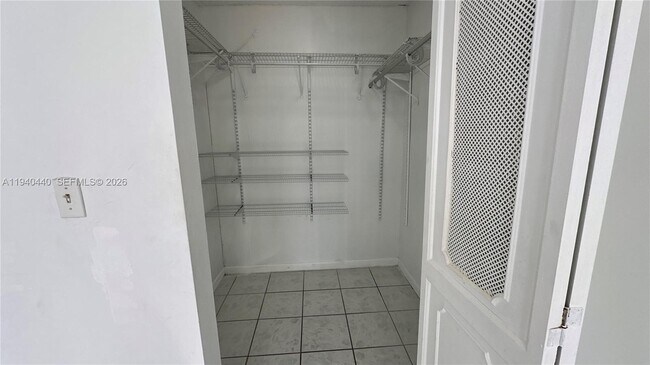 Building Photo - 16919 N Bay Rd