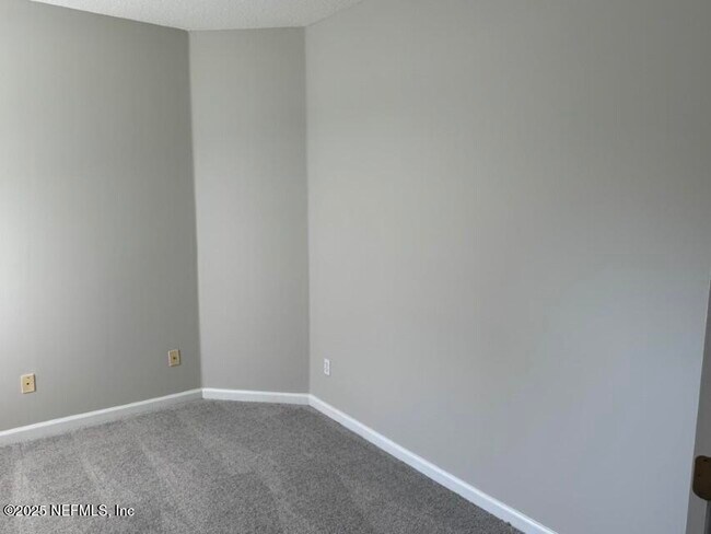 Building Photo - 14014 Summer Breeze Dr