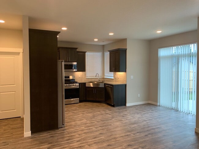 Building Photo - COMING SOON END OF FEB Salmon Creek Legacy Estates....  Front yard care provided - EZ 1/5 & 205 a...