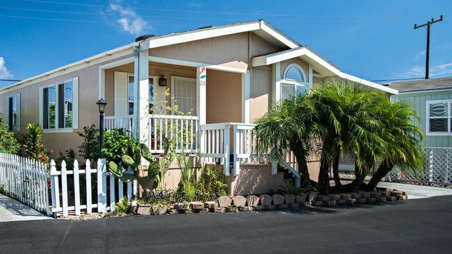 The Colony - Oxnard, CA | Apartment Finder