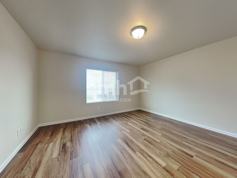 Building Photo - 2741 Link Ave