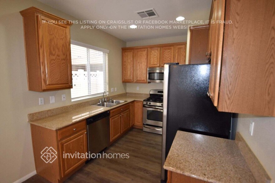 Building Photo - 10437 Amber Night St