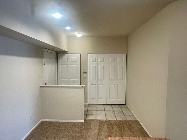 Building Photo - 1BR/1BA Altamonte Springs Condo with Brand...
