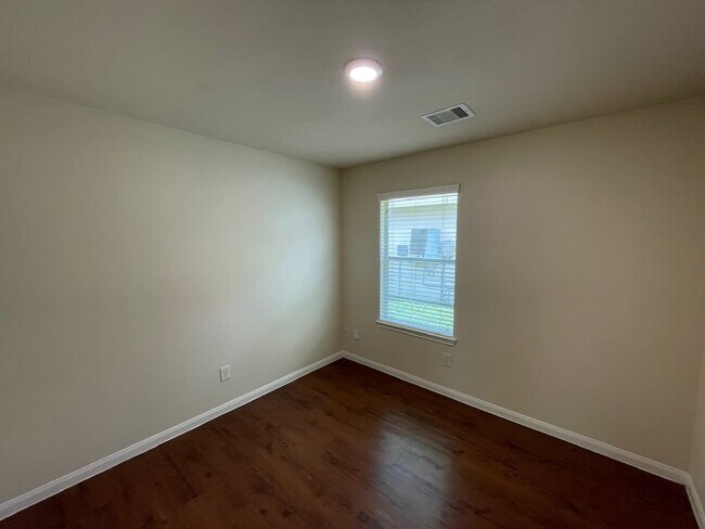 Building Photo - 18822 N Lyford Dr