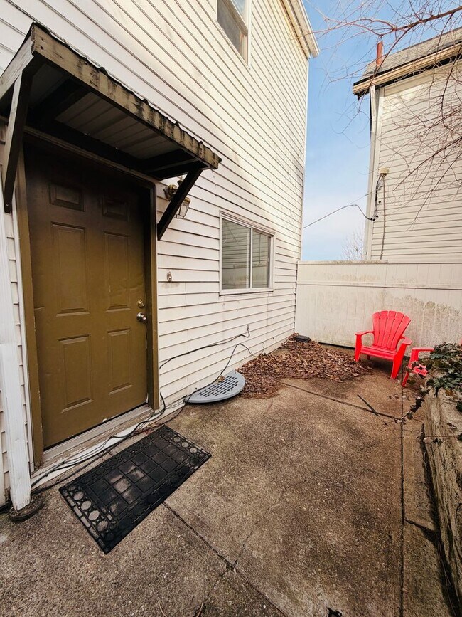 Building Photo - 21 Kosciusko Way