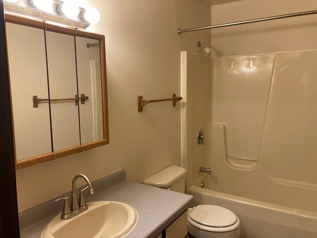 Building Photo - 1170 Dodds Dr