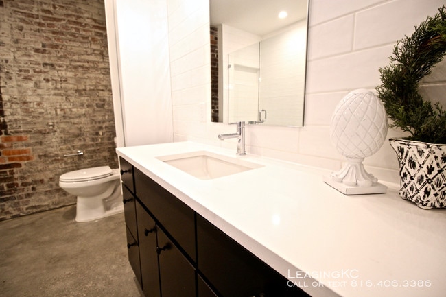 Building Photo - ATLAS Lofts