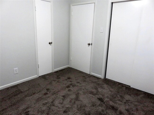 Building Photo - 1519 Tobola St