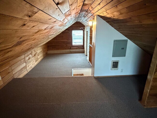 Building Photo - 2 Bedroom House in Eugene