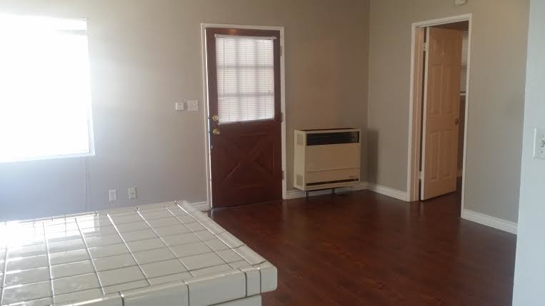 Building Photo - 3915 Crest Dr