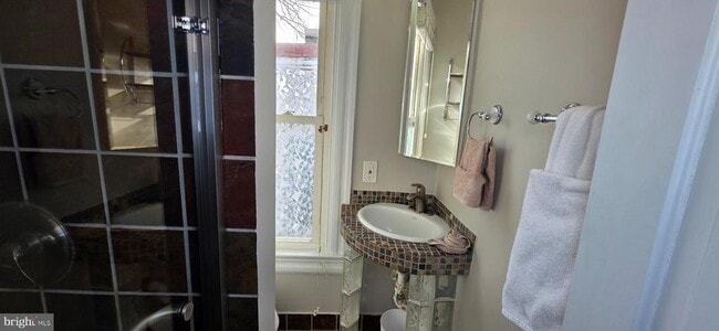 Building Photo - 1211 33rd St NW