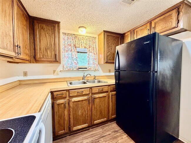 Building Photo - 3311 Fallmeadow St