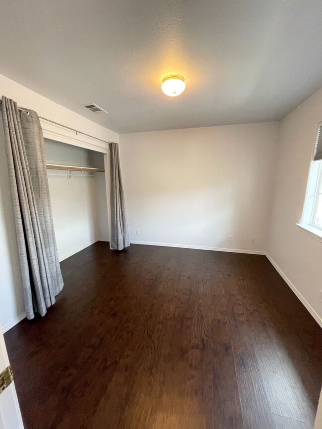 Building Photo - COMING SOON!!! 3 Bedroom 2.5 Bath Home