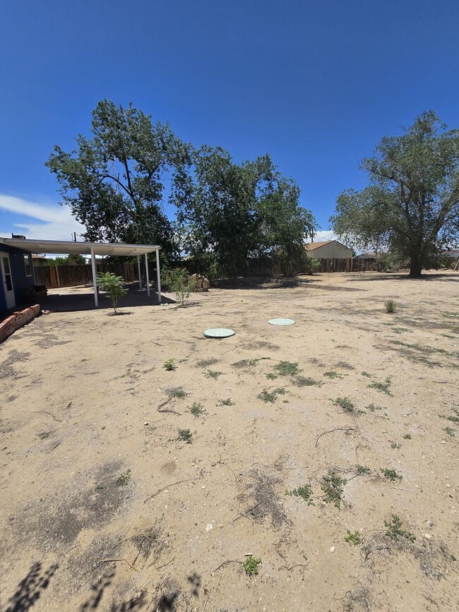 Building Photo - 3 bedroom, 2 bathroom home in Rio Rancho L...