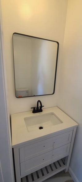 Building Photo - 835 Ashland Ave