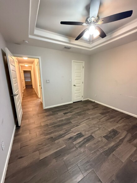 Building Photo - 1321 Combs Ave