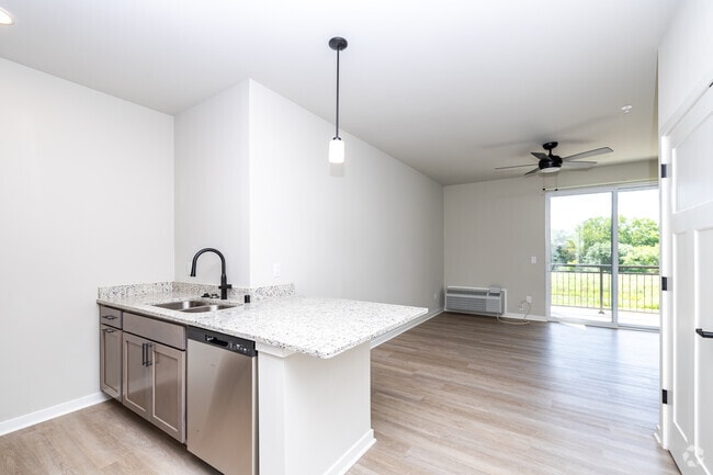 1BR, 1BA - 688SF - Living Room - 1211 Riesch Road