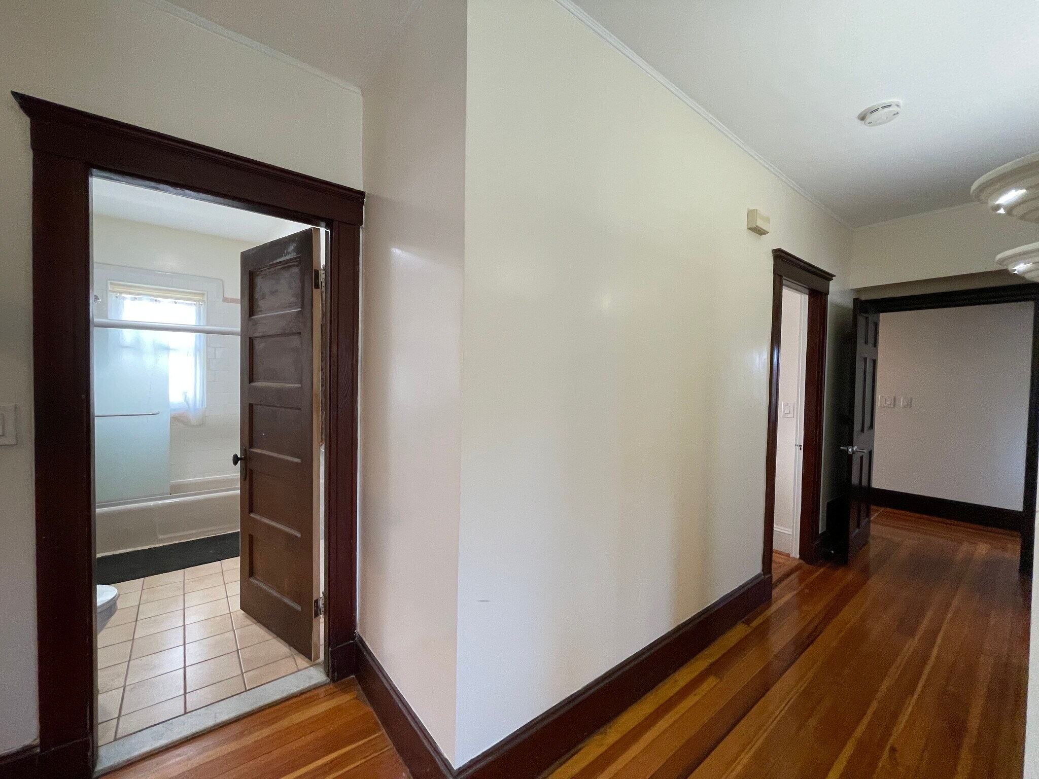 Building Photo - 56 Hobson St