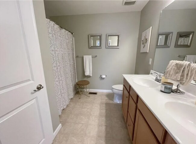 Building Photo - Beautiful 4-bedroom house in Baldwinsville
