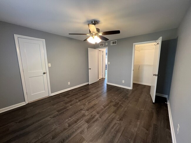 Building Photo - 3057 Pharr Ct N Northwest