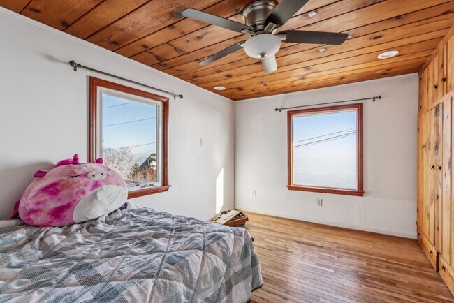 Building Photo - 25008 Ocean View Dr