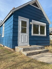 Building Photo - 305 20th St N