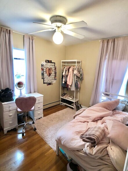 Building Photo - 135 Marcella St