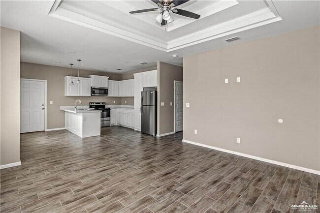 Building Photo - 12 Beverly Ave