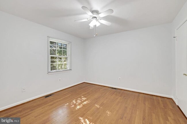 Building Photo - 8208 Gainsborough Ct W