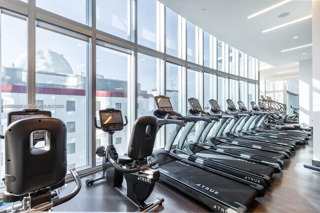 Building Photo - 851 NE 1st Ave