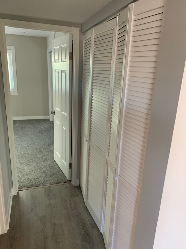 Building Photo - 9382 Bay Colony Dr