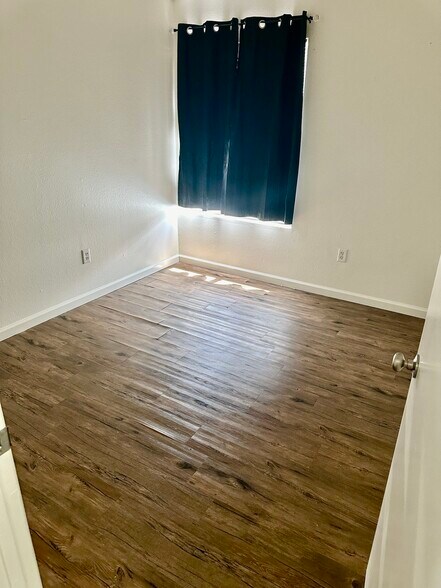 Building Photo - 6005 Hill Dale Ct