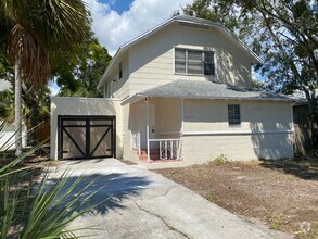 Building Photo - 18th Ave S Triplex