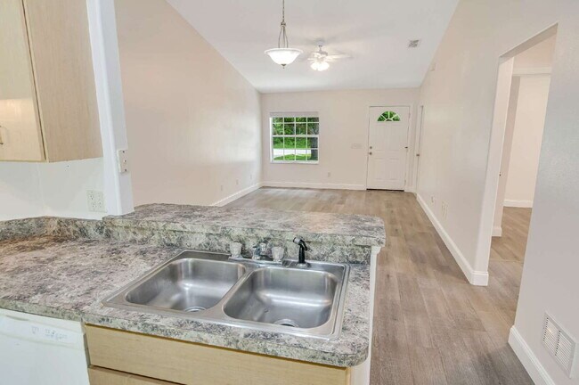 Building Photo - 51 Wellwood Ln