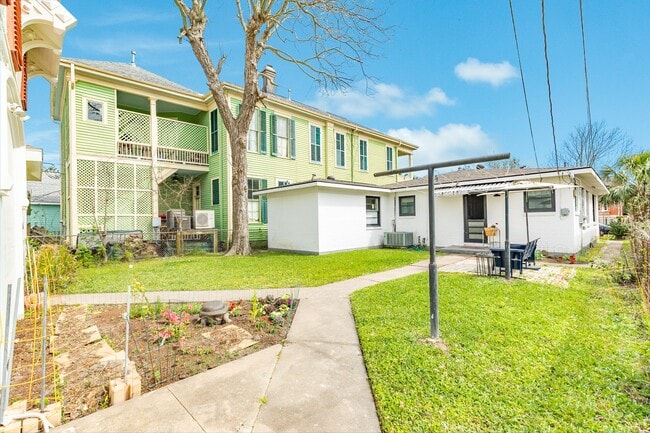 Building Photo - 1212 Avenue H