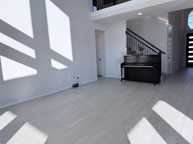 Building Photo - 10503 Shining Dawn Wy