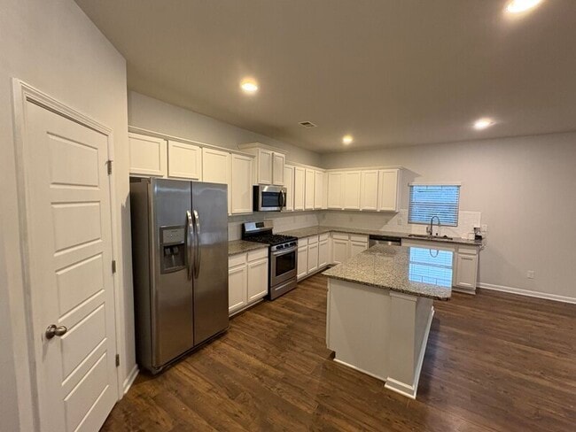 Building Photo - 407 Lakemont Dr