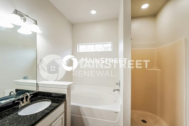Building Photo - 1144 Amberley Woods Dr